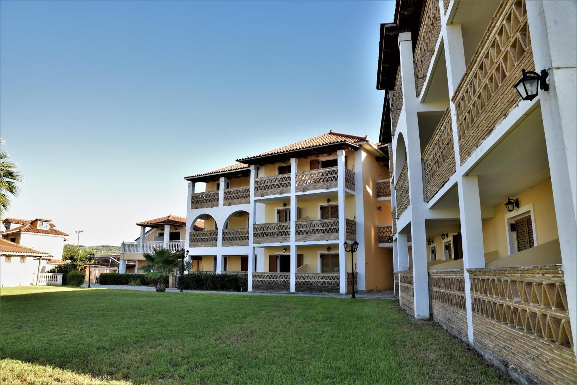 Elpida Aparthotel 2*
